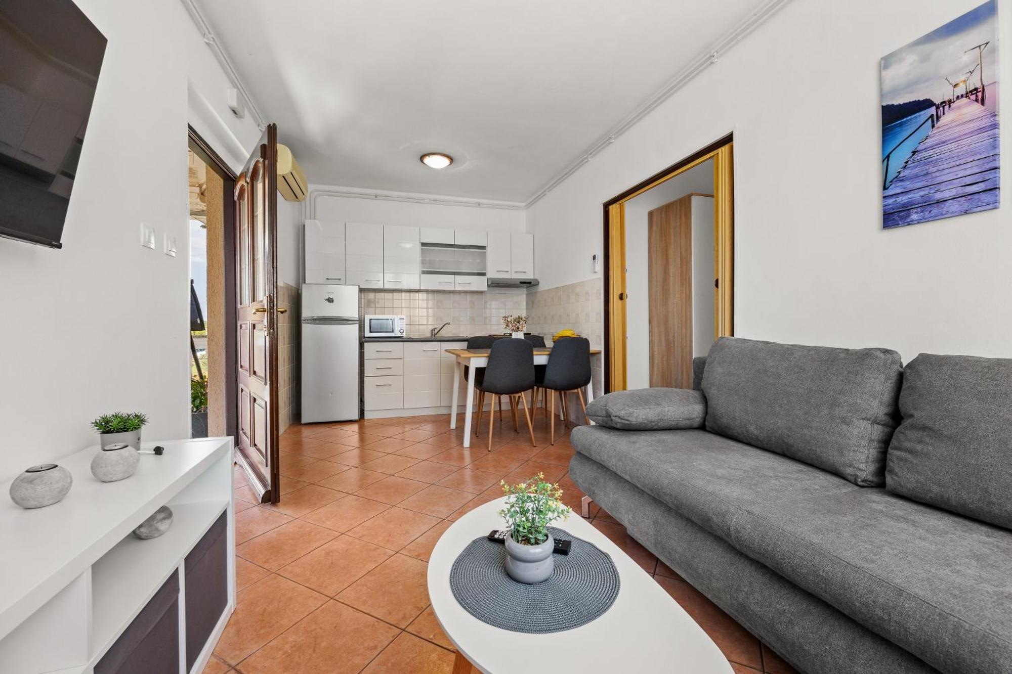 Apartment Danica Valtura Exterior photo